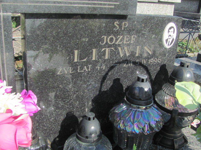 Józef Litwin 1952 Brzeziny k/Morawicy - Grobonet - Wyszukiwarka osób pochowanych