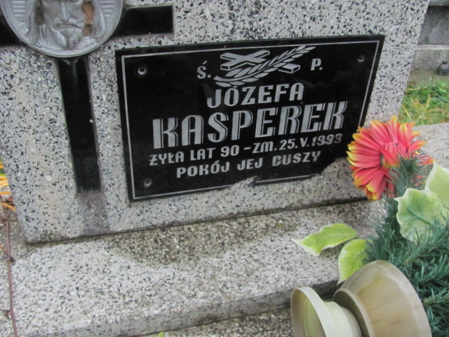 Józefa Kasperek 1903 Brzeziny k/Morawicy - Grobonet - Wyszukiwarka osób pochowanych